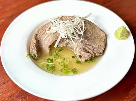 茹でタン 茹でタン,茹で牛タン,牛タンの写真素材