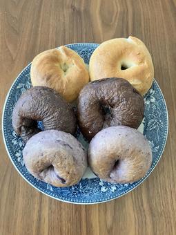 素人の手作りベーグル６ ベーグル,焼きたて,プレーンの写真素材