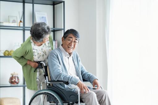 在宅介護 在宅介護 介護,車椅子,シニアの写真素材