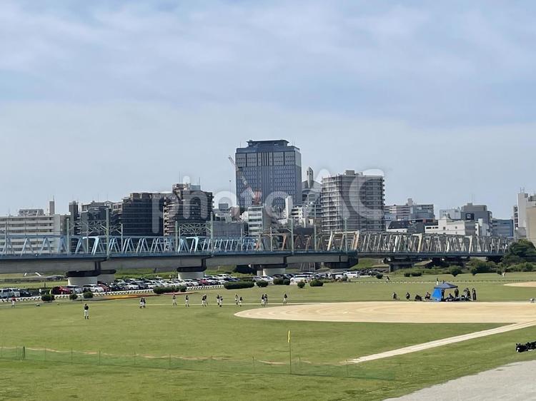 多摩川河川敷 多摩川,河川敷,グランドの写真素材