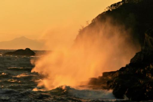 Nishiizu Sea, hautes vagues sur dogashima, mer de nishiizu, dogashima, JPG