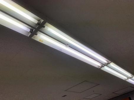 蛍光灯直付型40W 非常灯電源別置型 蛍光灯直付型40W 非常灯電源別置型の写真