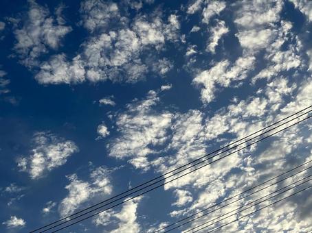 夕方より少し前の空 空,晴れ,風景の写真素材