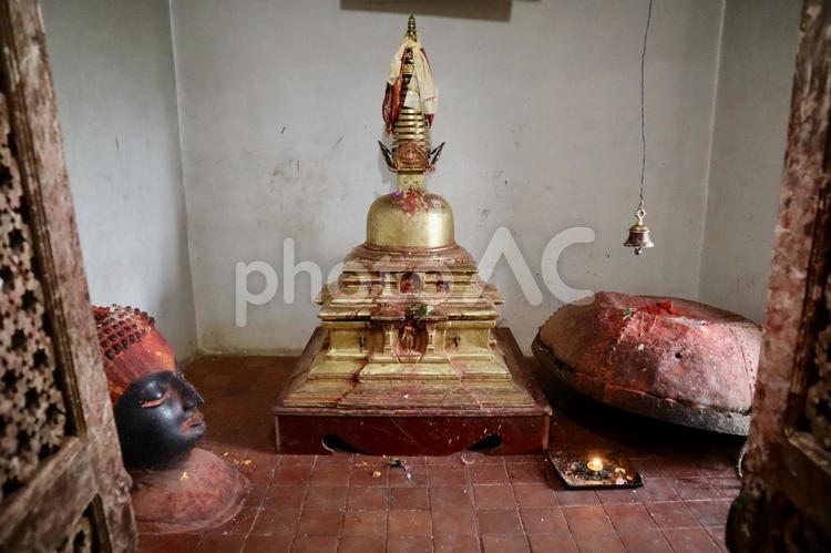 ネパール　ヒンドゥー教　黄金の仏塔 海外,ネパール,旅行の写真素材