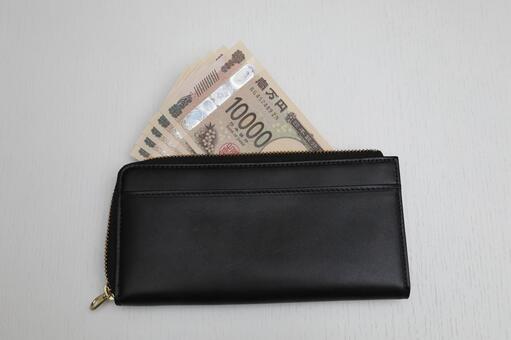黒い財布と1万円札2 財布,長財布,5万円の写真素材