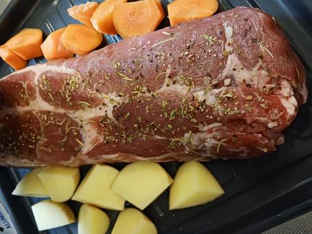 ブロック肉のオーブングリル料理 ブロック肉のオーブングリル料理の写真
