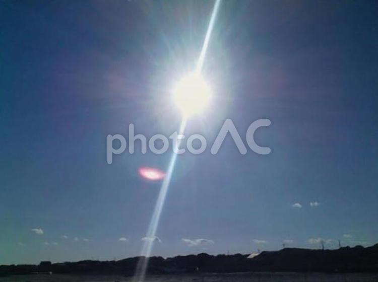 太陽の日差し 光,夏,太陽の写真素材