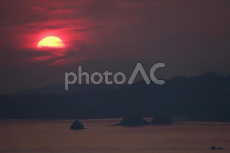 瀬戸の夕日 日暮れ,暁,風景の写真素材