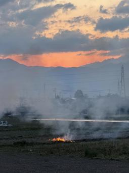 Photo, field burn, bank, natural, 