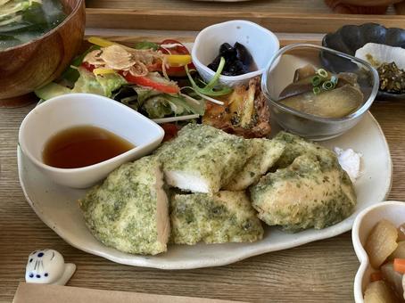 鶏肉の磯辺揚げランチプレート 鶏肉の磯辺揚げランチプレート 磯辺揚げ,ランチプレート,外食の写真素材