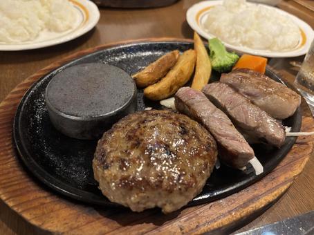 ハンバーグとステーキ ハンバーグとステーキの写真