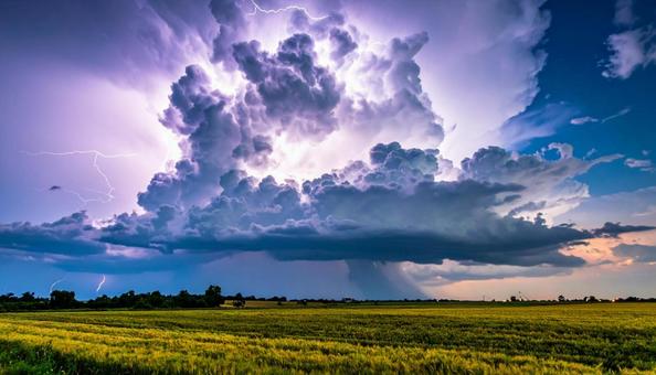 悪天候の空の写真 悪天候の空の写真の写真
