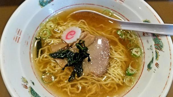 醤油ラーメン 醤油ラーメンの写真
