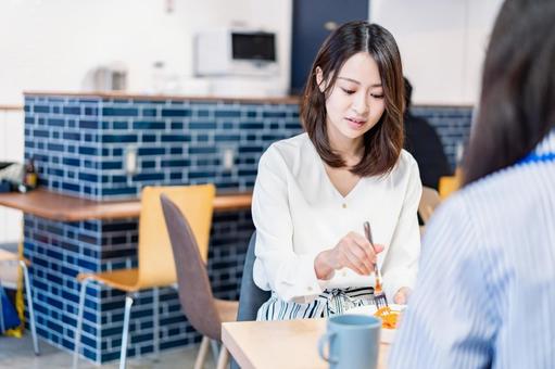 ライフスタイル ライフスタイル 会話,コピースペース,笑顔の写真素材