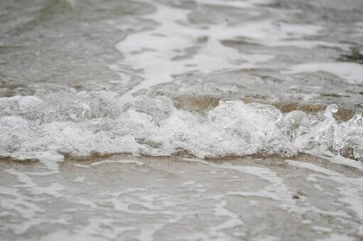 福岡 糸島 二見ヶ浦海岸波打ち際1 砂浜,白波,波の写真素材