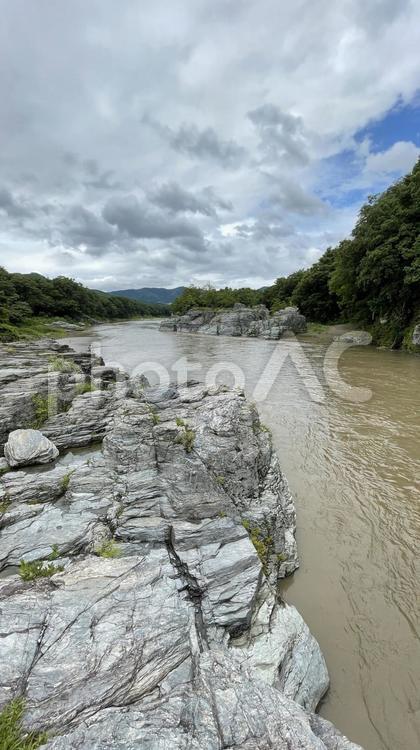 濁っている長瀞の川 濁っている,長瀞,川の写真素材