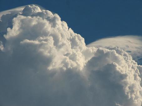 嵐の予感 201208 04 嵐の予感 201208 04 雲,雨雲,入道雲の写真素材