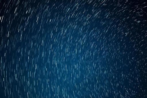 星空 星の軌道 冬の空 星空,星の軌道,星軌道の写真素材