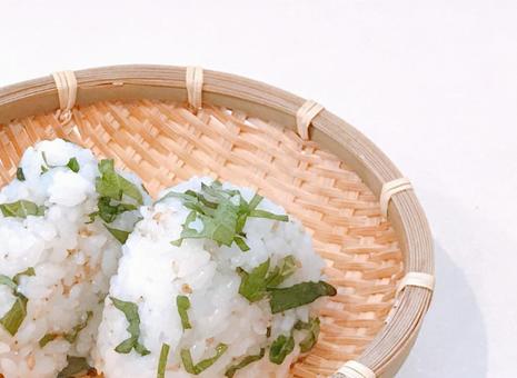 大葉胡麻おにぎり 大葉胡麻おにぎり 大葉胡麻おにぎり,大葉ごまおにぎり,大葉ゴマおにぎりの写真素材