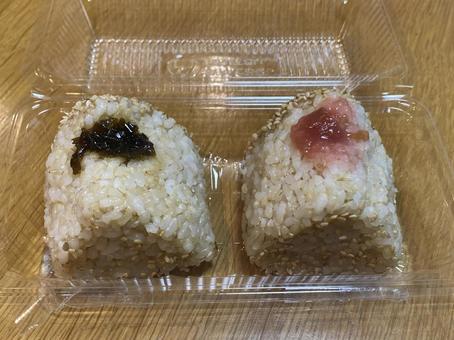 Photo, rice ball, muscles, brown rice ball onigiri, 