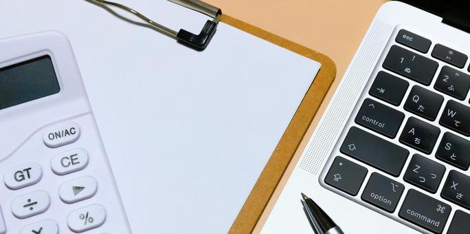 デスクワーク 書類作成 ビジネスアイテム デスクワーク 書類作成 ビジネスアイテム オフィスワーク,デスクワーク,ビジネスアイテムの写真素材