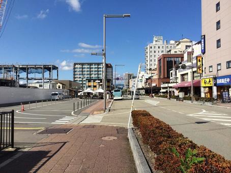 2015年駅舎工事中の高山駅と県道74号 高山駅,駅前,東口の写真素材