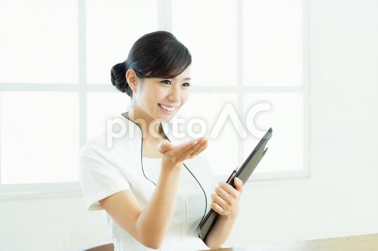 エステティシャン エステティシャン,笑顔,エステサロンの写真素材