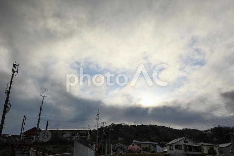 晴れ間がのぞく空模様 入道雲,自然,風景の写真素材