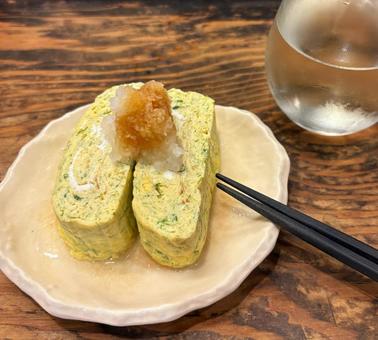 青さ入りだし巻き卵と日本酒のセット 青さ入りだし巻き卵と日本酒のセット 青さ,だし巻き卵,あおさの写真素材