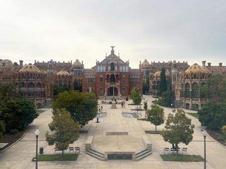 圧巻のサン・パウ病院(バルセロナ) 圧巻のサン・パウ病院(バルセロナ) バルセロナ,スペイン,サン・パウ病院の写真素材