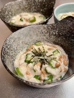 オクラと山芋のネバネバサラダ ご飯,料理,おうちごはんの写真素材