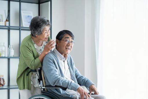 在宅介護 在宅介護 介護,車椅子,シニアの写真素材