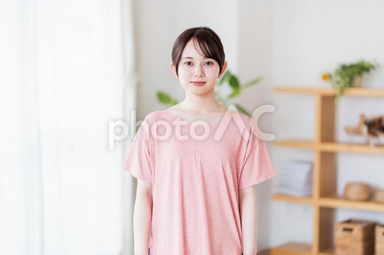ヨガウェアを着た若い女性。 女性,フィットネス,エクササイズの写真素材