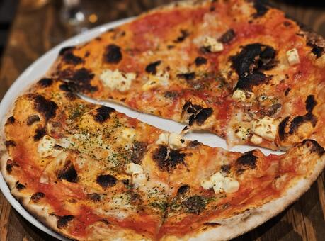 ピザ ピッツァ,石窯,焼きたての写真素材