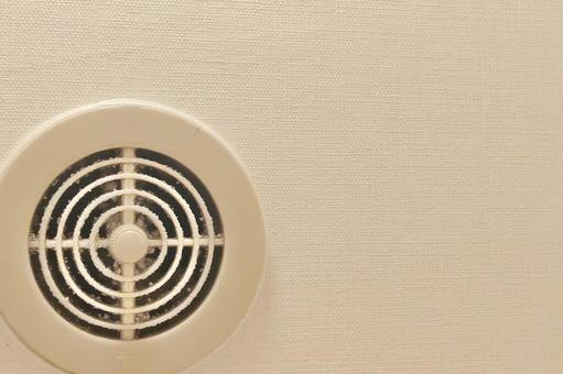 埃にまみれた換気口 埃にまみれた換気口の写真