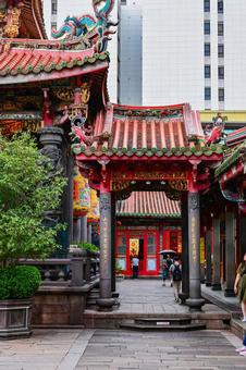 台湾・台北 龍山寺 台湾・台北 龍山寺 台湾,台北,龍山寺の写真素材