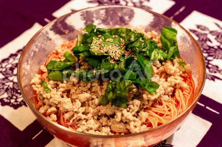 バジル&鶏そぼろ入りガスパッチョスープ麺 冷製パスタ,ガスパッチョ,スープの写真素材