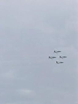 ブルーインパルスの写真