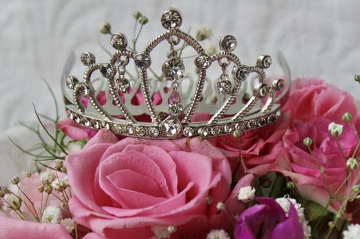 薔薇とティアラ ティアラ,バラ,ピンクの写真素材