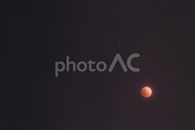 皆既月食とM44・2018②・天体 皆既月食,月,月食の写真素材