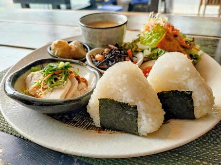 栄養たっぷりのランチプレート 栄養たっぷりのランチプレート ランチ,プレートランチ,お昼ご飯の写真素材