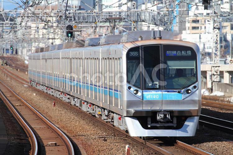 東京メトロ東西線、05N系車両 鉄道,交通,電車の写真素材