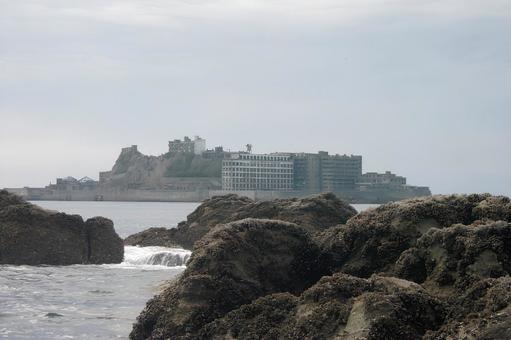 船上から見る軍艦島7 船上から見る軍艦島7の写真