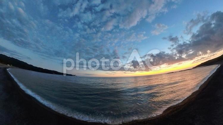 海で見る綺麗な夕日 背景,海,幻想の写真素材