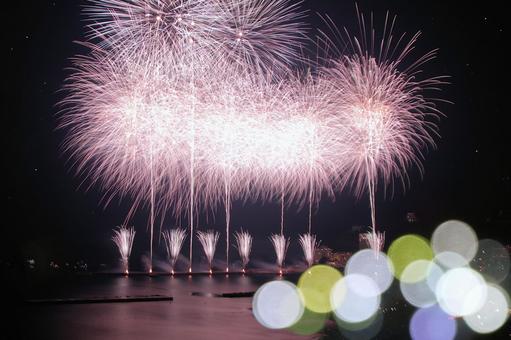 晩夏の熱海海上花火大会 29 晩夏の熱海海上花火大会 29の写真
