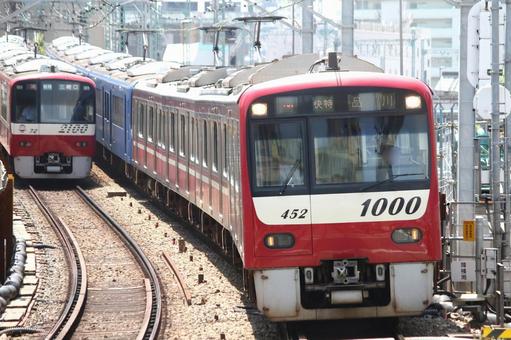 京急1000形+2100形ブルースカイ 京急1000形+2100形ブルースカイ 京急,京急電鉄,1000形の写真素材