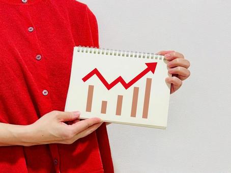 上昇中グラフと女性 上昇中グラフと女性 女性,グラフ,上昇の写真素材