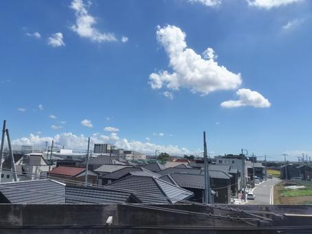 青空の下に広がる街並み 青空の下に広がる街並みの写真