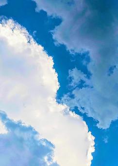 怪しげな雲行きの写真