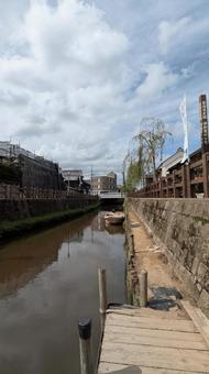北総の小江戸・佐原の町並みと小野川 北総の小江戸・佐原の町並みと小野川 佐原,小野川,観光遊覧船の写真素材